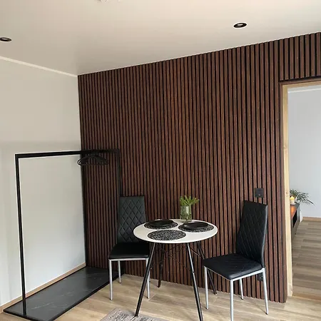 Kuusemaee Puhkemaja * Raegavere