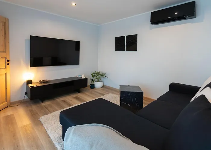 Kuusemaee Puhkemaja * Raegavere