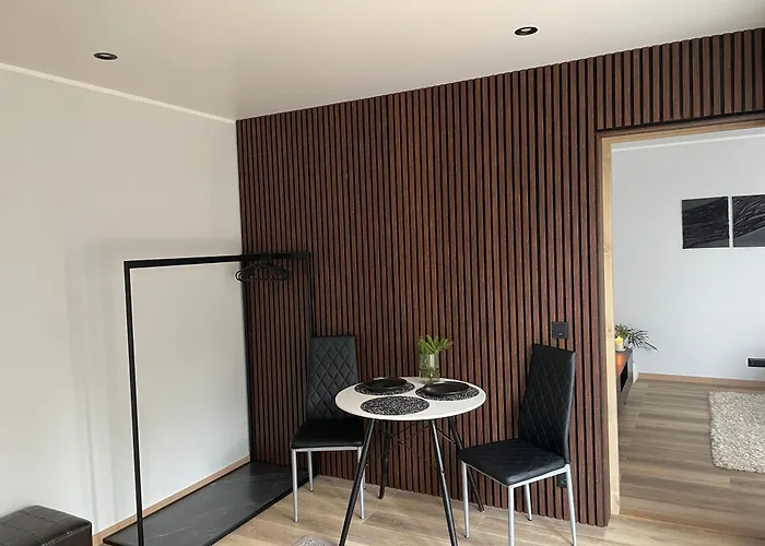 Kuusemaee Puhkemaja * Raegavere